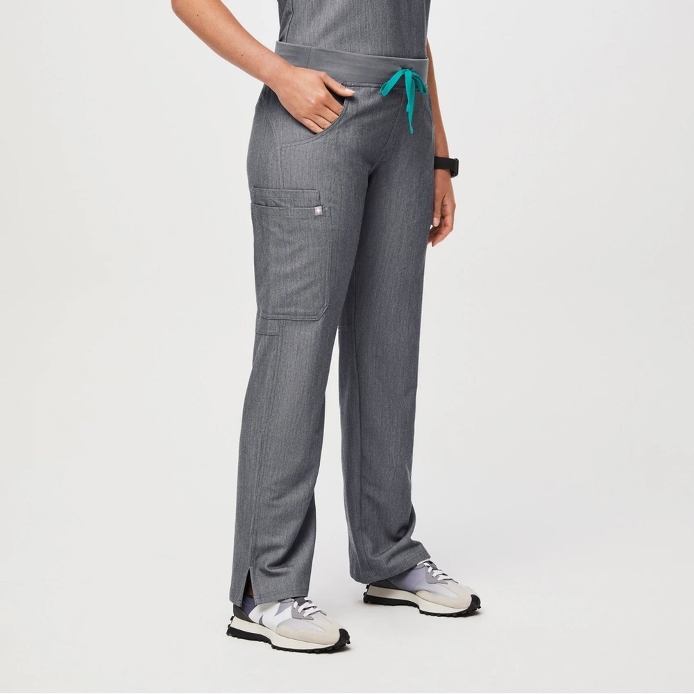 Figs PETITE Kade Cargo Scrub Pants Graphite XXL